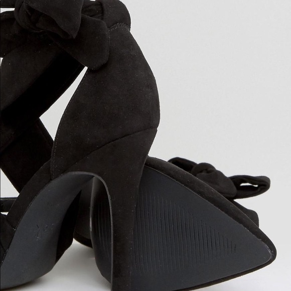 Tie up Heels - Picture 2 of 3